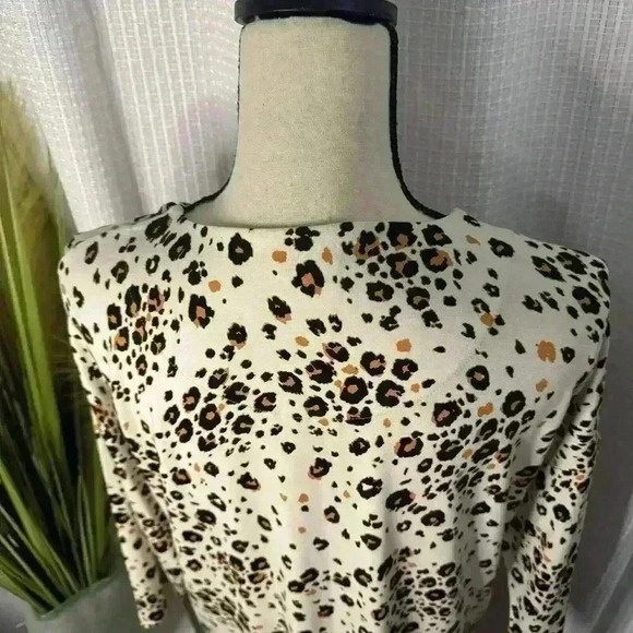 Chicos Women’s 0 US Small Long Sleeve Tunic Cheetah Animal Print Blouse Top - Picture 7 of 12